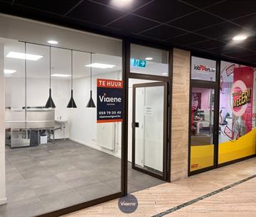 Handelsgelijkvloers Te huur Oostende